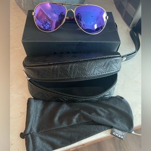 Oakley Feedback Satin Gold Prizm Violet Polarized